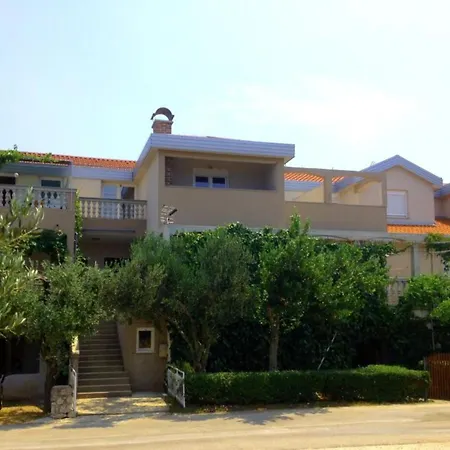 Apartmán Jurkovi - With Balcony Pirovac