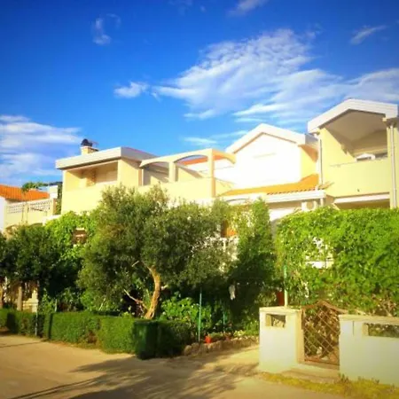 Apartmán Jurkovi - With Balcony Pirovac