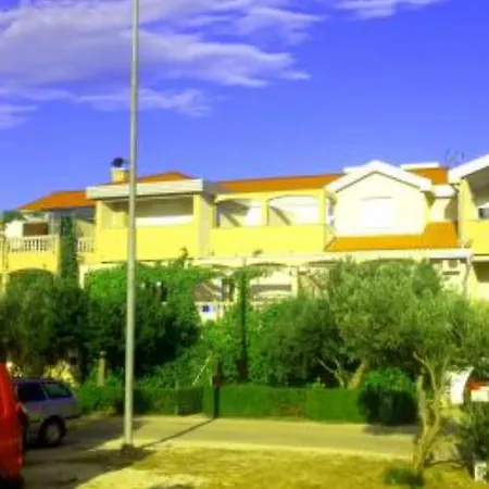 Jurkovi - With Balcony Apartmán Pirovac